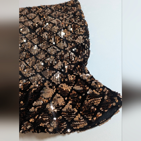 Forever 21 Sequin Mini Skirt Rose Gold Frill Hem Size S  Club Wear Party NEW - Picture 2 of 6